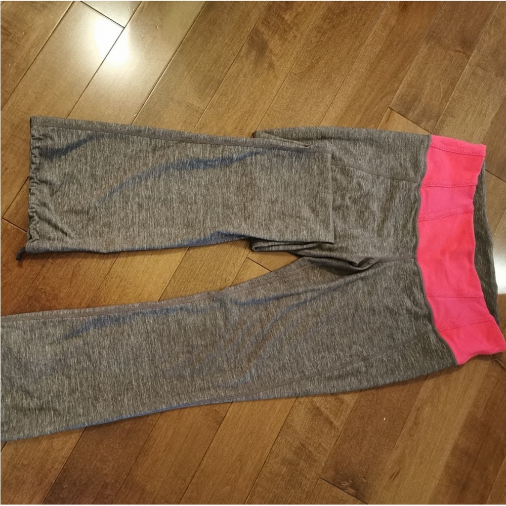 Lululemon legging grey and Pink and the draw string in bottom size 8 worn shape